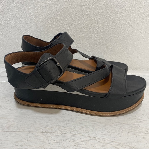 Naturalizer 8 Platform Sandals - Picture 2 of 7